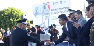 Ayuntamiento de Puebla condecora a 9 policías destacados